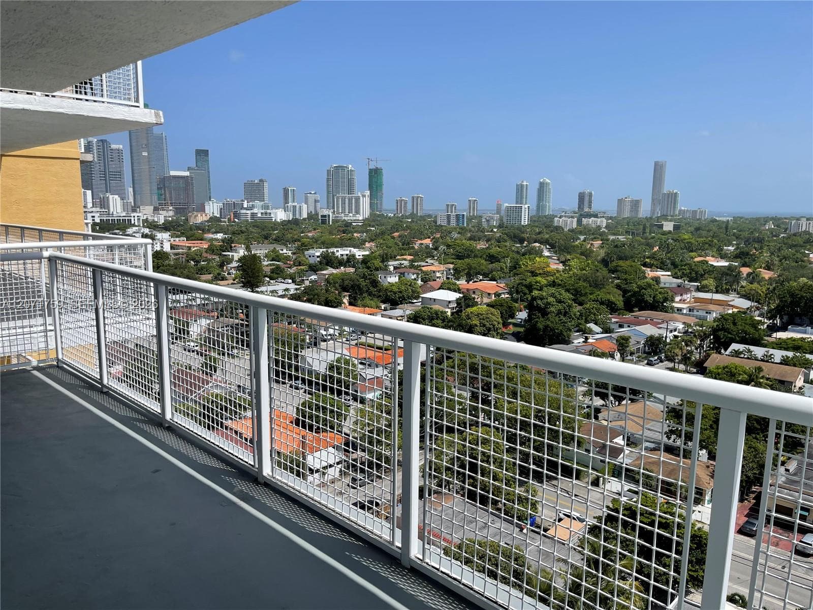 900 SW 8th St # 1503, Miami FL 33130 photo 3