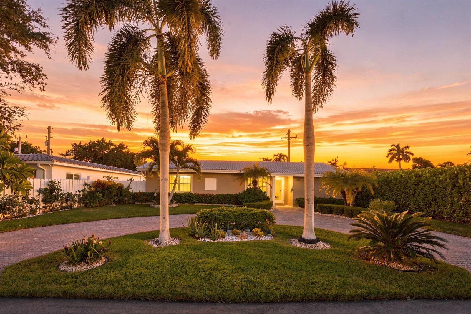2511 NE 20th Avenue, Lighthouse Point FL 33064