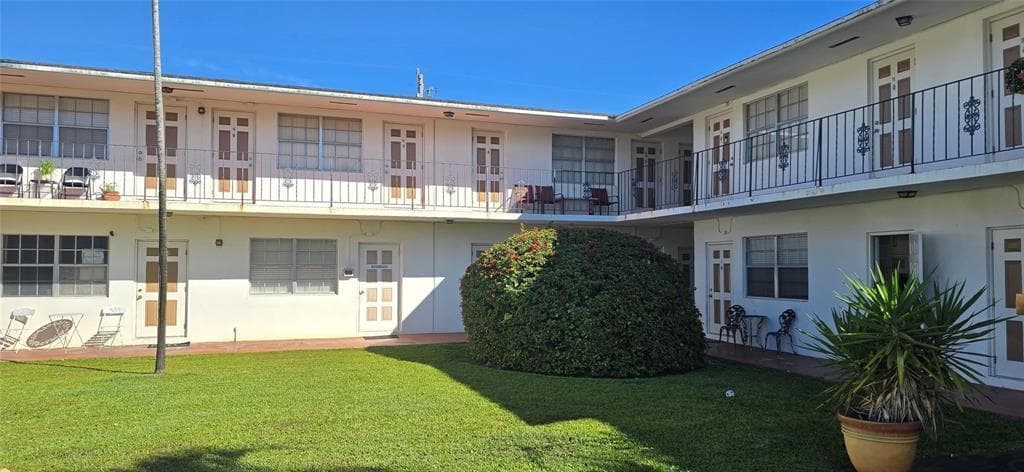 1825 CLEVELAND Street # 2, Hollywood FL 33020