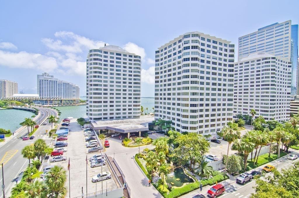 999 Brickell Bay Dr # 809, Miami FL 33131 photo 2