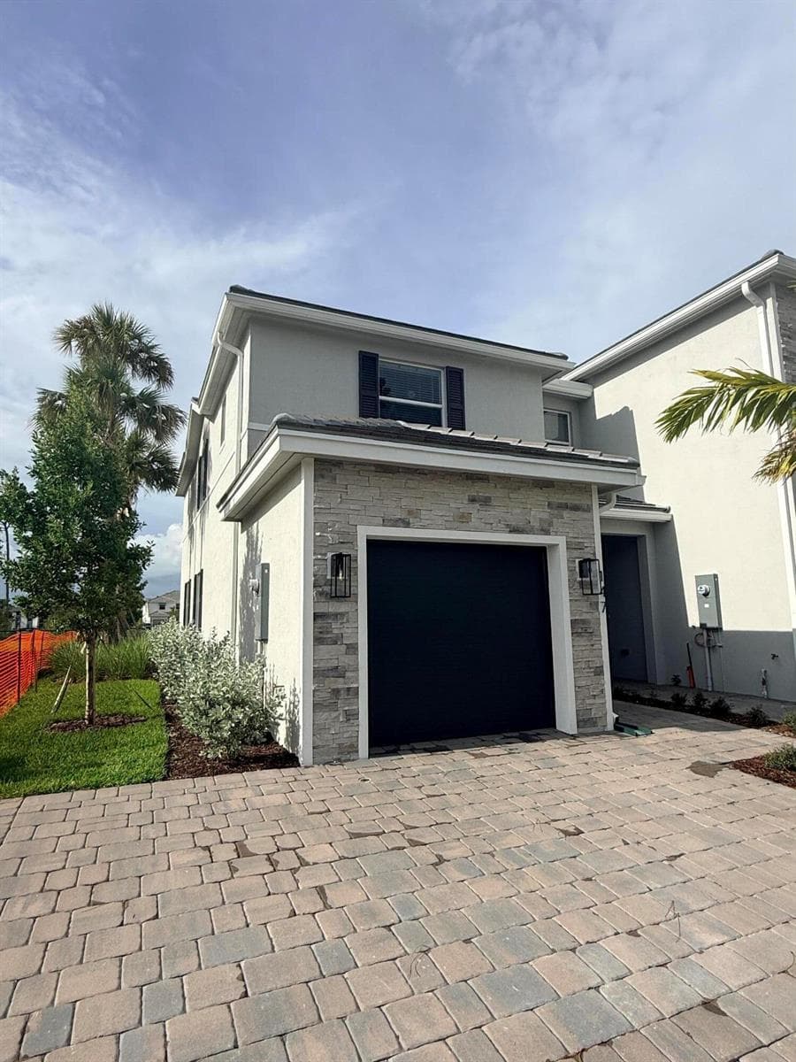 147 LAKESIDE LANDING Court, Royal Palm Beach FL 33411 photo 2