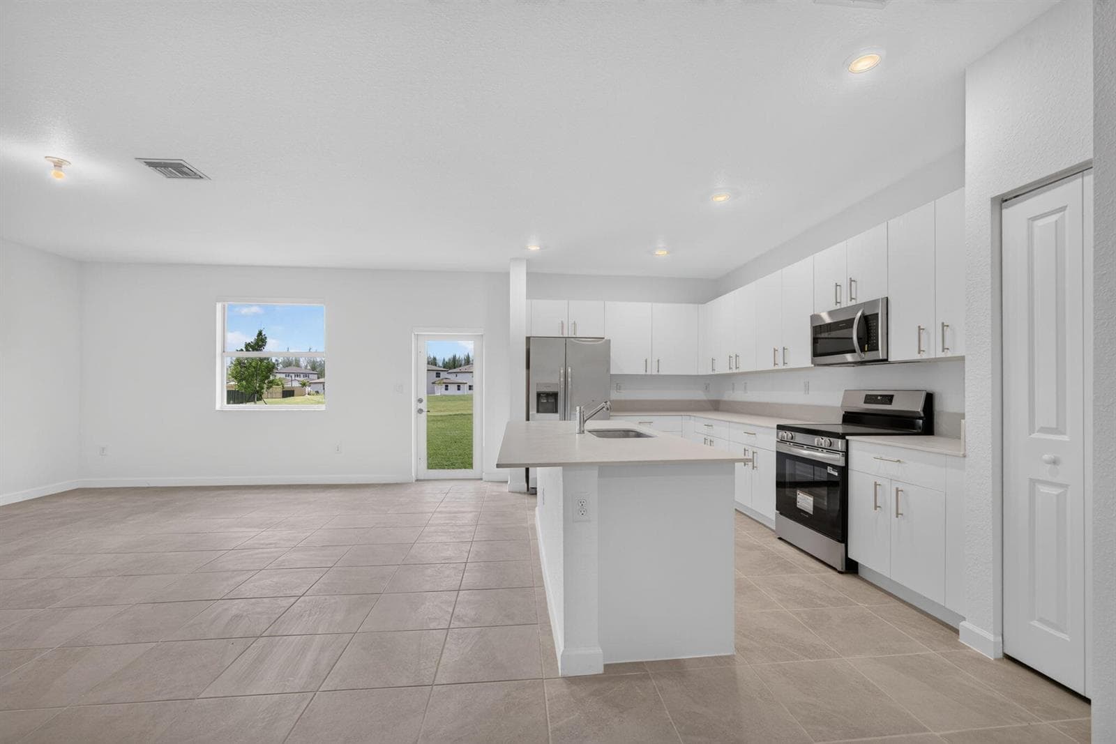 2444 SE 29th Drive # A, Homestead FL 33035 photo 3