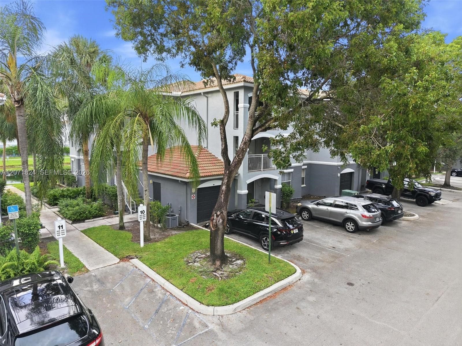 9615 NW 1st Ct # 302, Pembroke Pines FL 33024 photo 2
