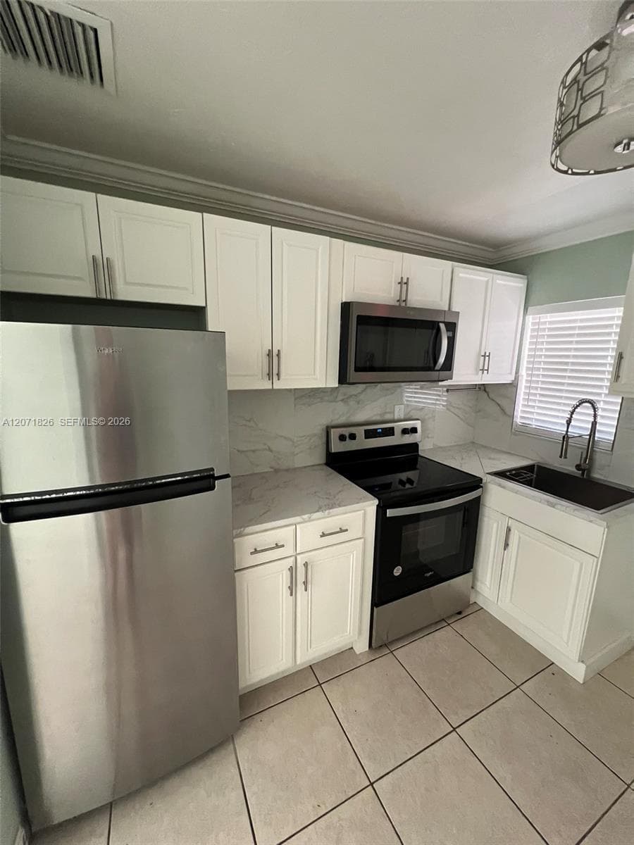 6101 Rodman St # 2, Hollywood, FL 33023 photo 2