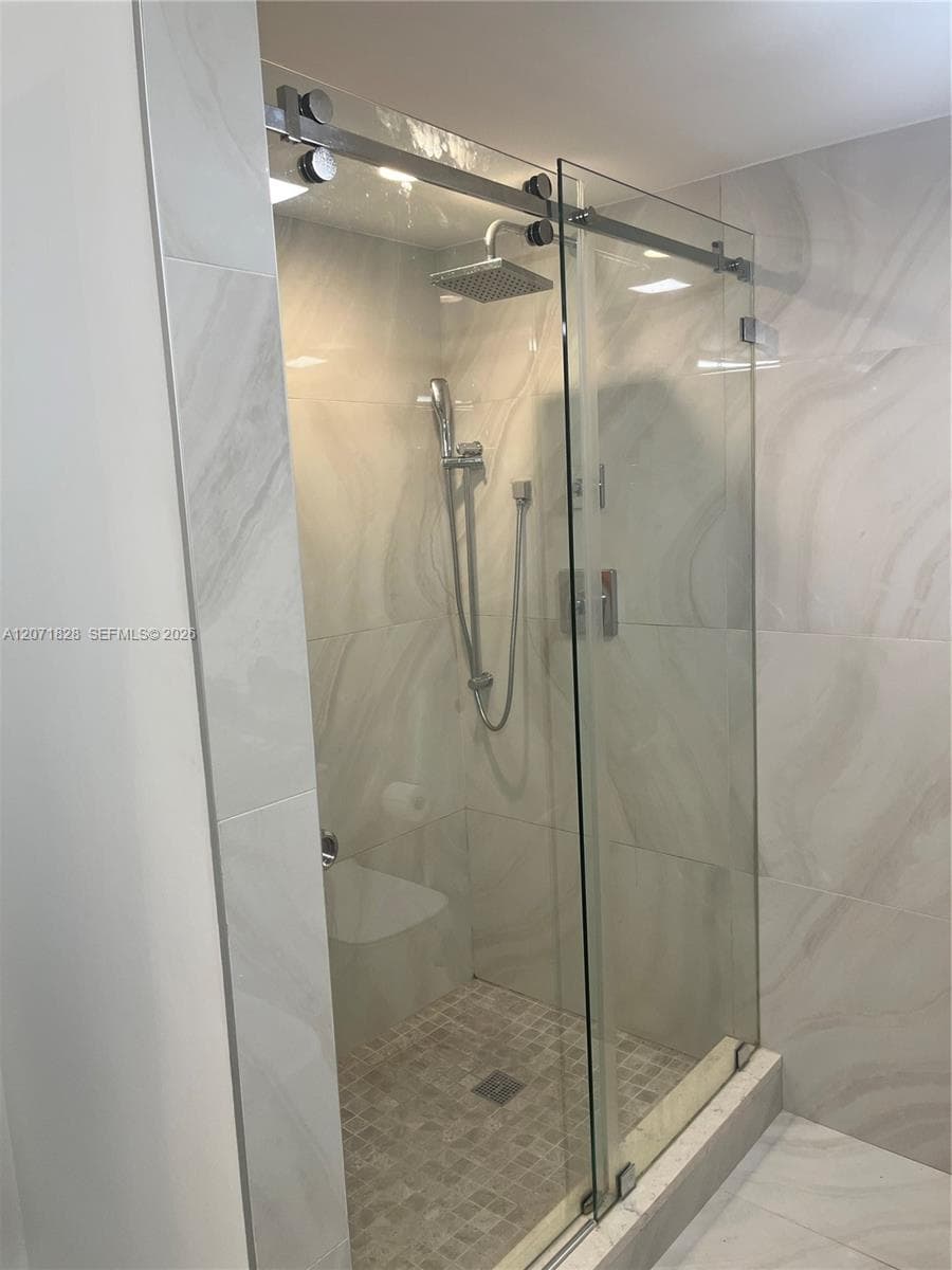 20191 E Country Club Dr # 503, Aventura FL 33180 photo 5