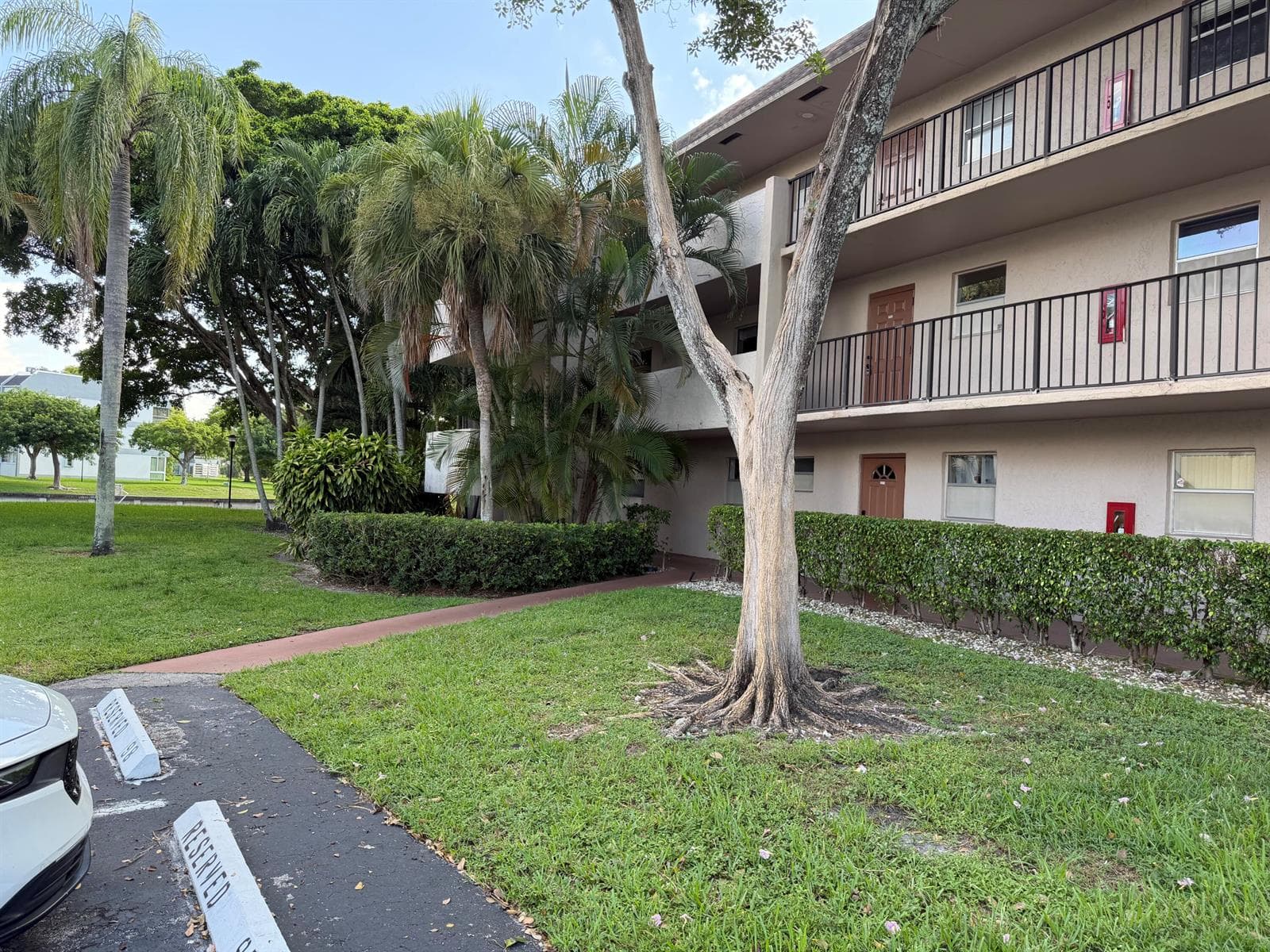 8301 Sands Point Boulevard # S103, Tamarac FL 33321