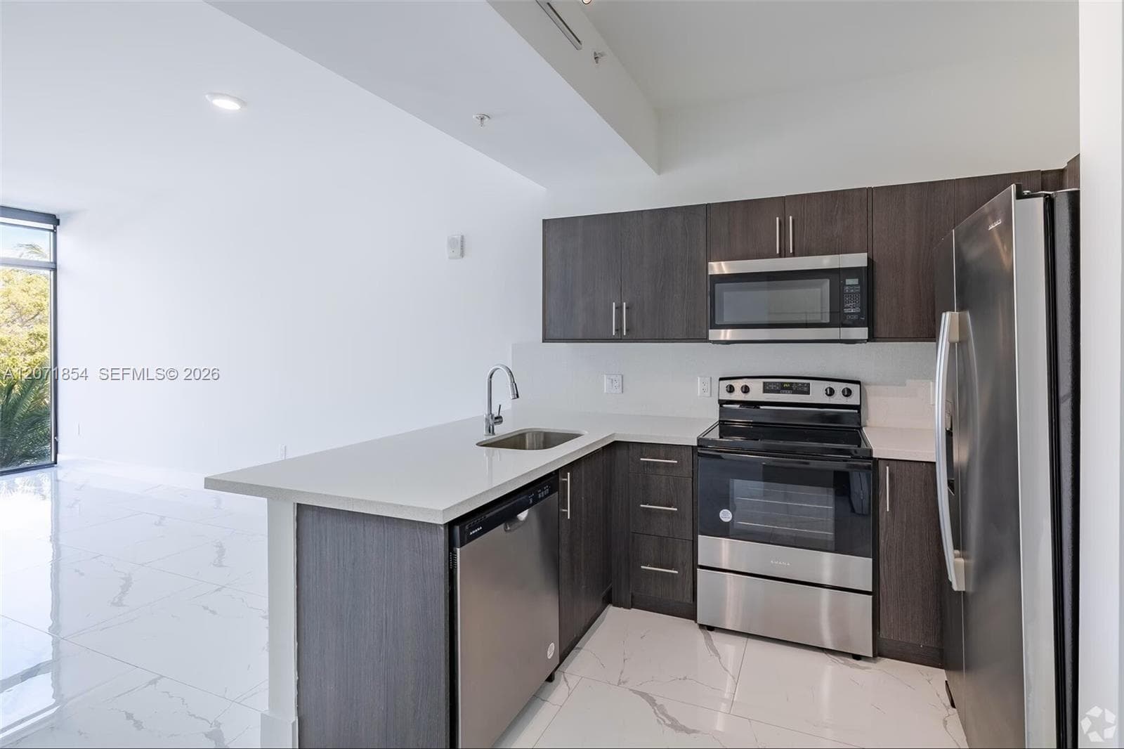 1 Curtiss Pkwy # 313, Miami Springs FL 33166 photo 2