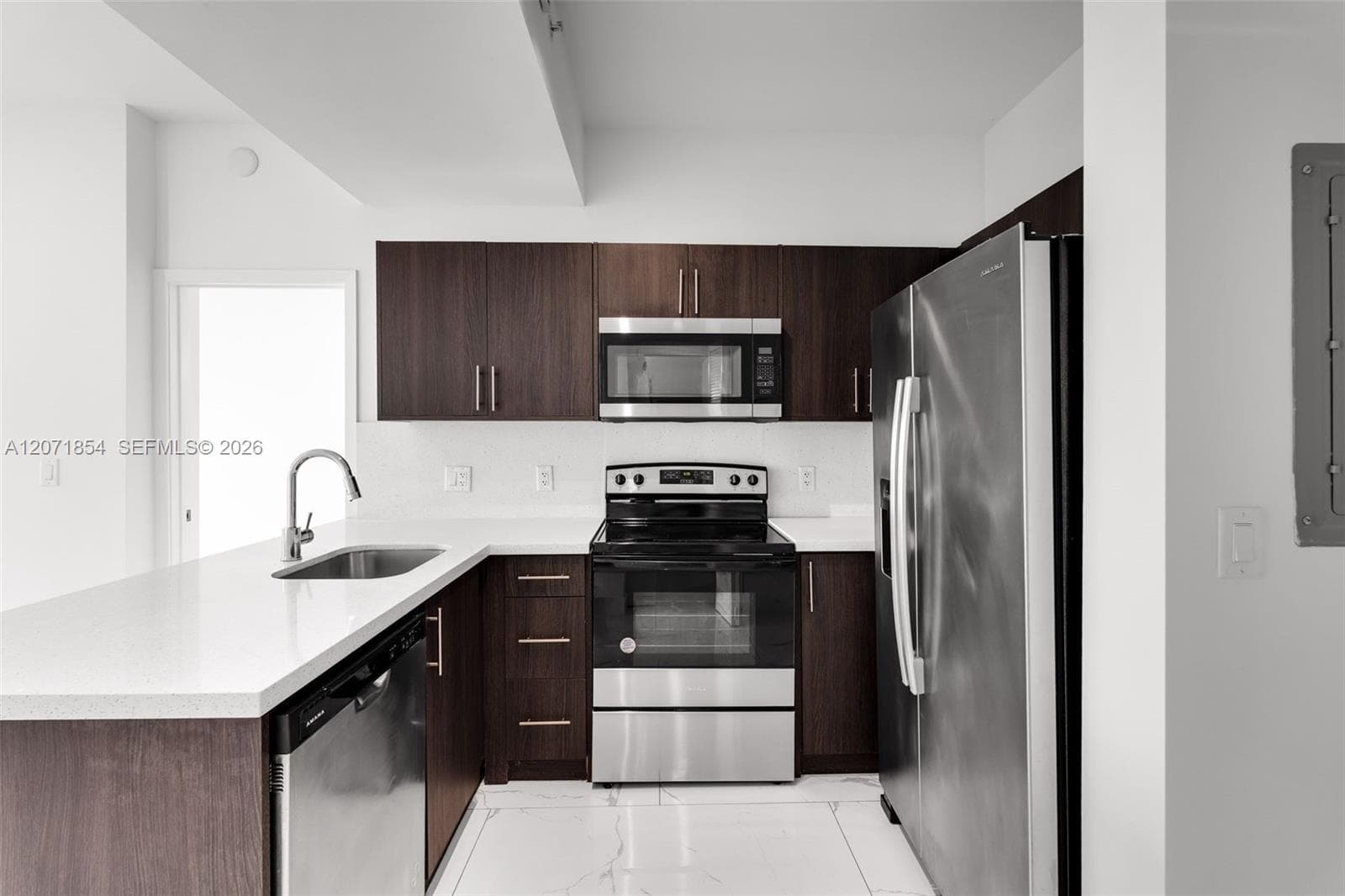 1 Curtiss Pkwy # 313, Miami Springs FL 33166 photo 3