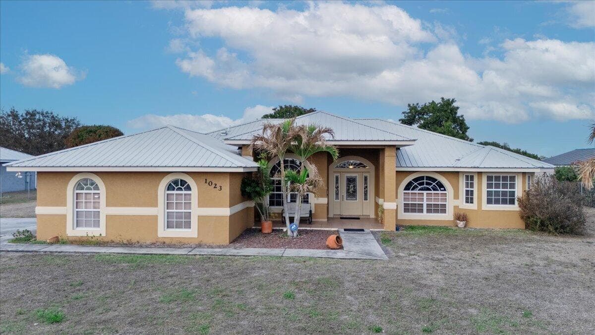 1023 Caribbean Avenue, Clewiston FL 33440 photo 2