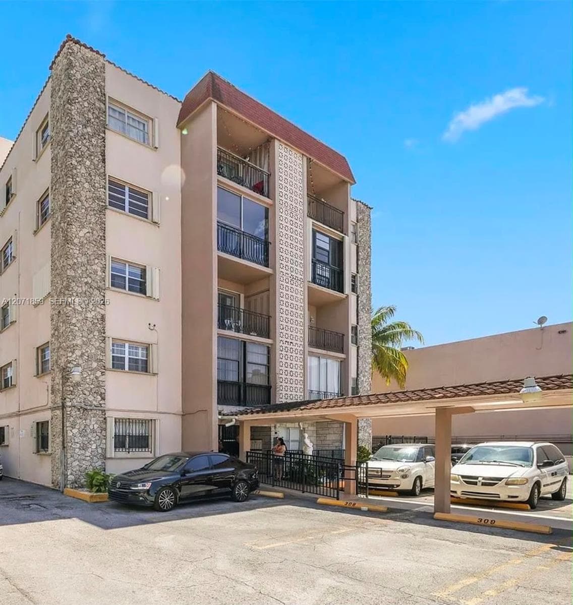 3640 NW 9 # 407, Miami FL 33125