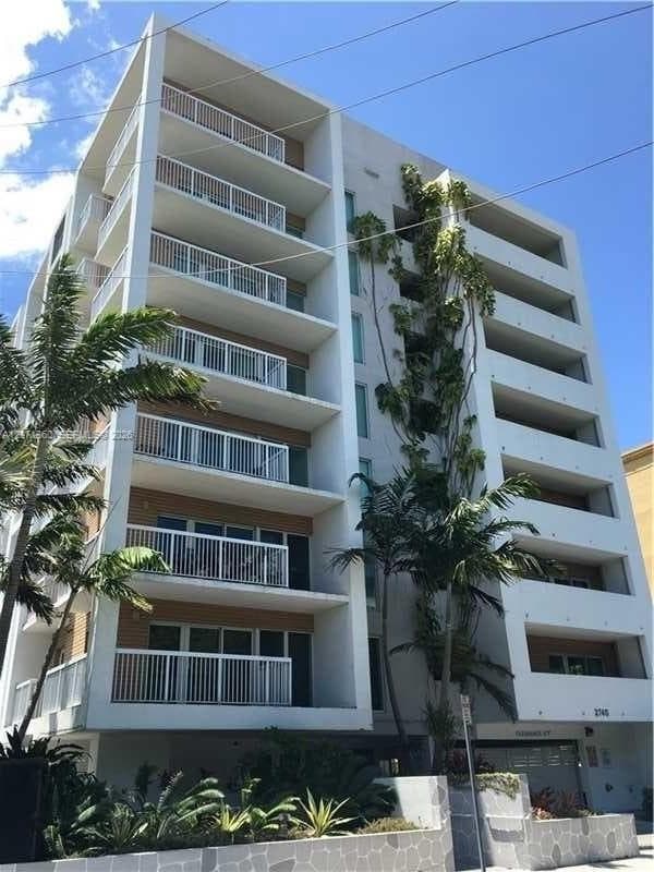 2740 SW 28th Ter # 206, Miami FL 33133