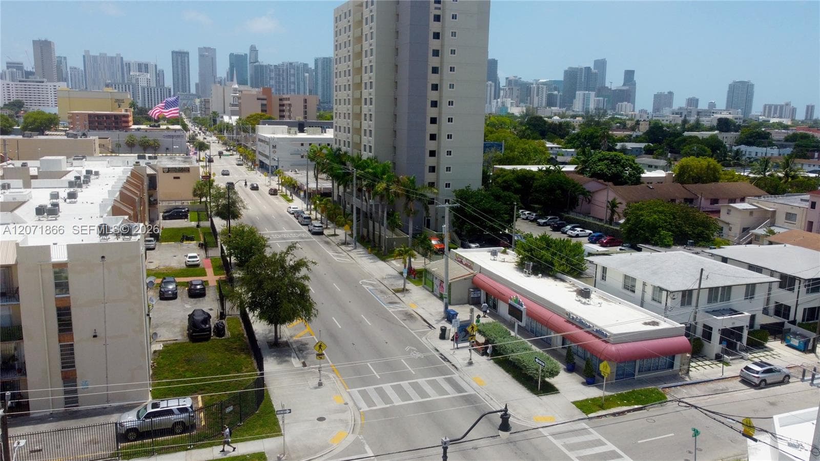 1058 SW 1st St, Miami FL 33130 photo 2
