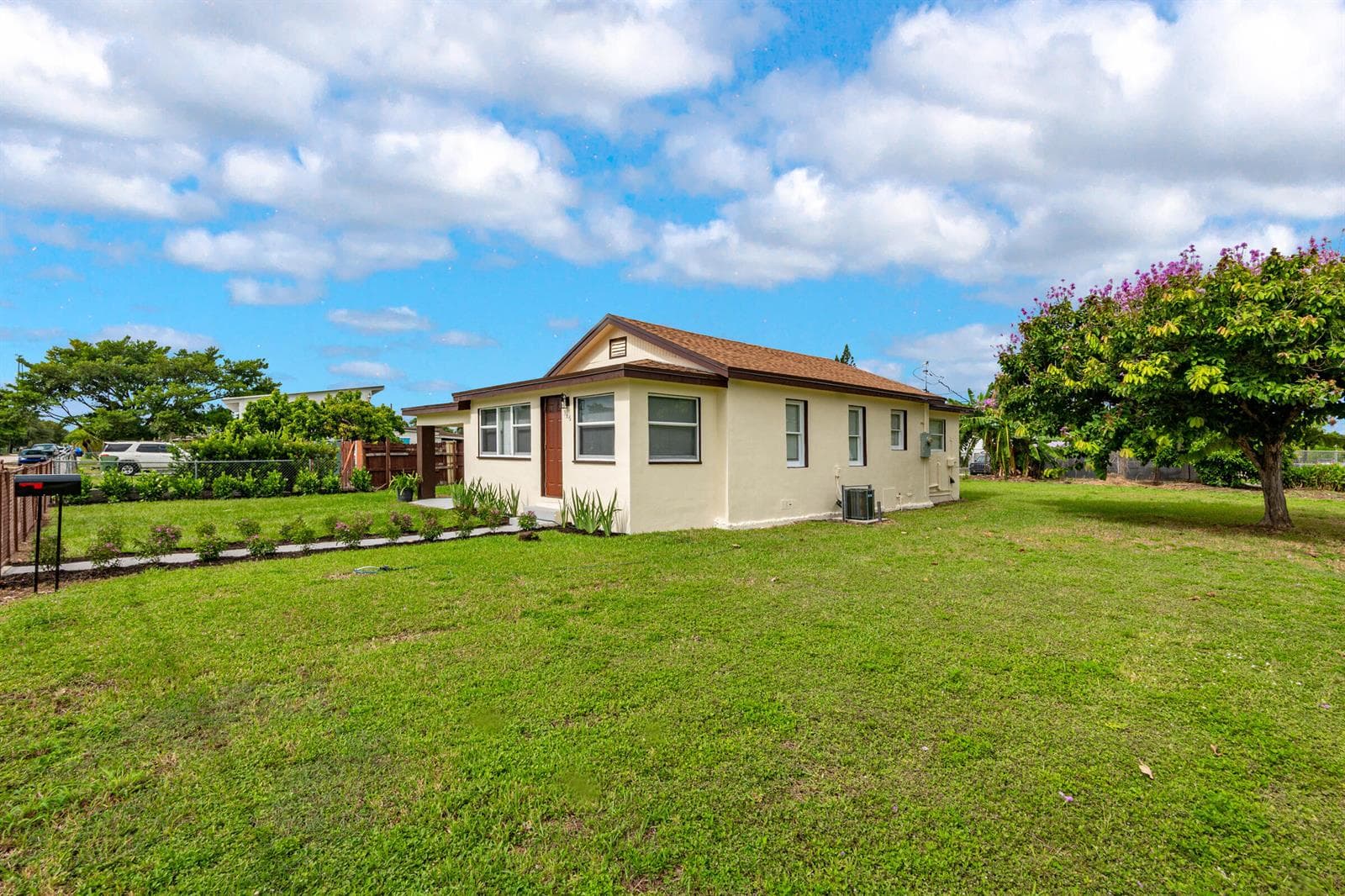 546 NW 5th Avenue, Homestead FL 33030 photo 2