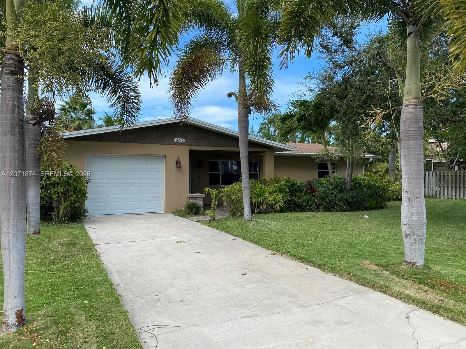 1672 Thumb Point Dr, Fort Pierce FL 34949 photo 3