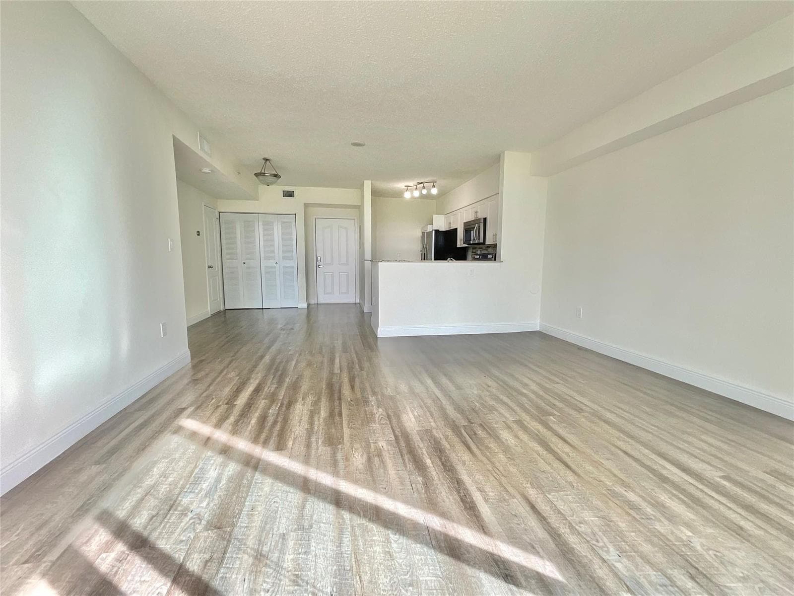 16900 N Bay Road # 2-605, Sunny Isles Beach FL 33160 photo 2