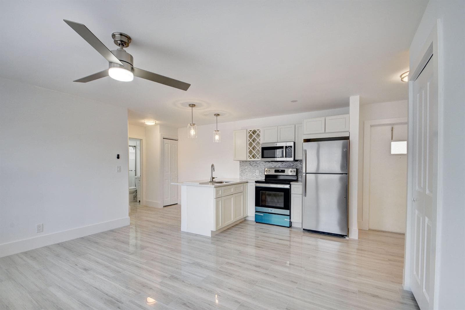 525 S Broadway # J, Lantana FL 33462 photo 3