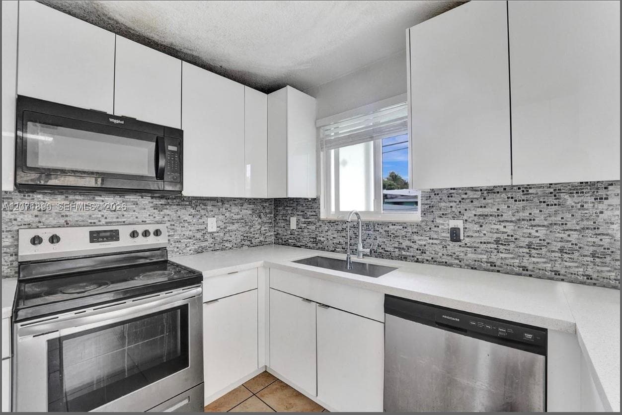 1154 NW 103 Street # 1, Miami FL 33150 photo 2