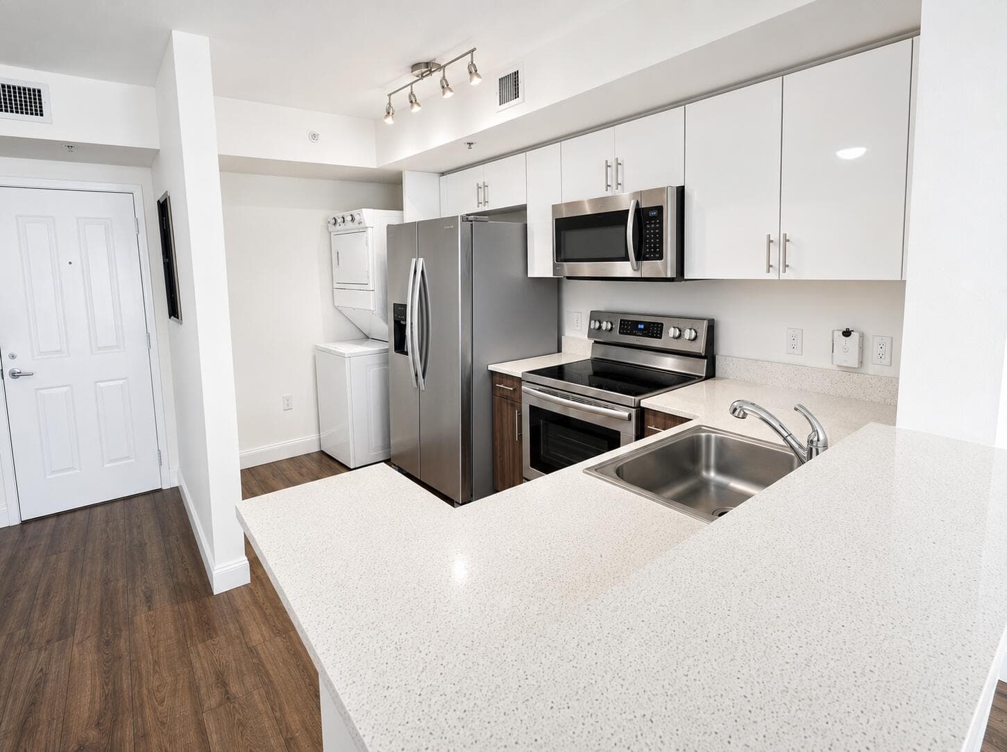 16900 N Bay Road # 3-507, Sunny Isles Beach FL 33160