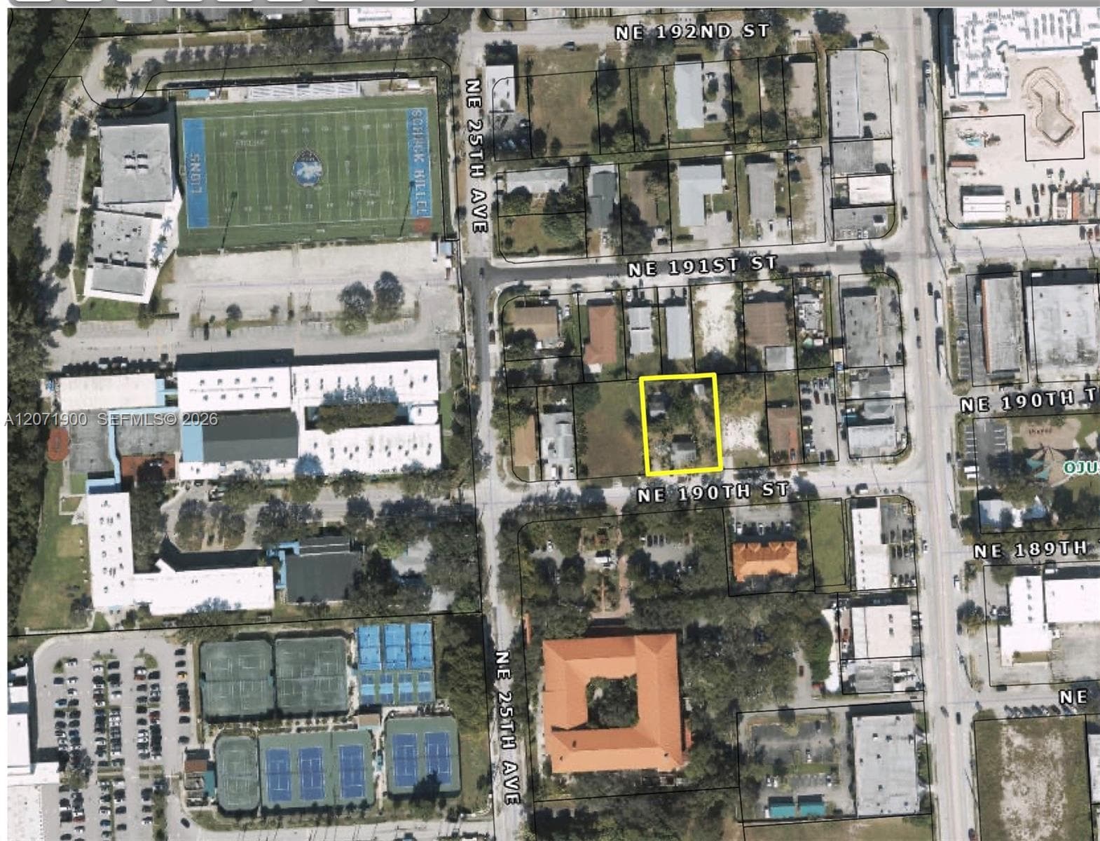 2549 NE 190th St, Miami FL 33180 photo 3