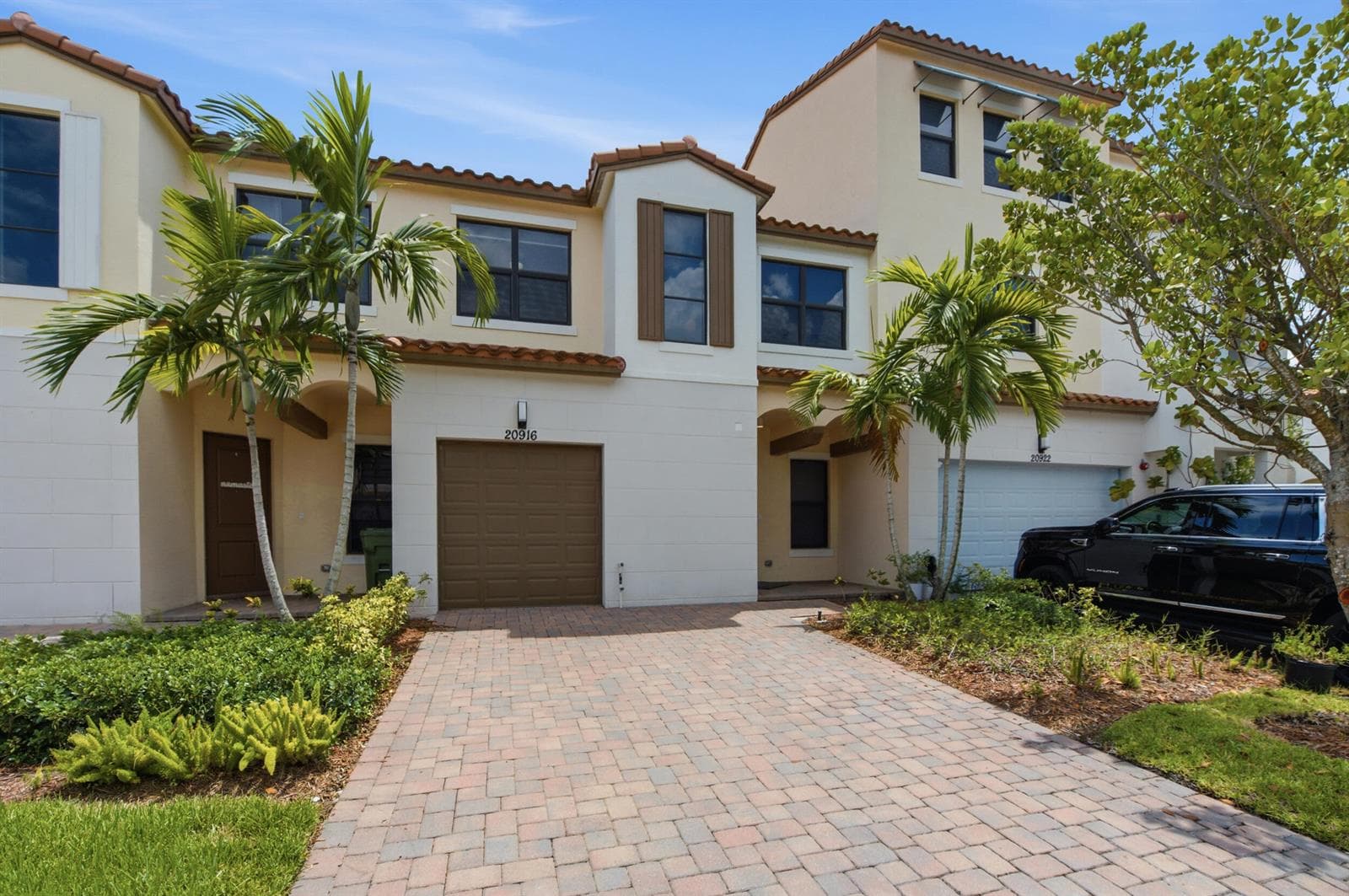 20916 NW 1ST Drive, Pembroke Pines FL 33029 photo 3