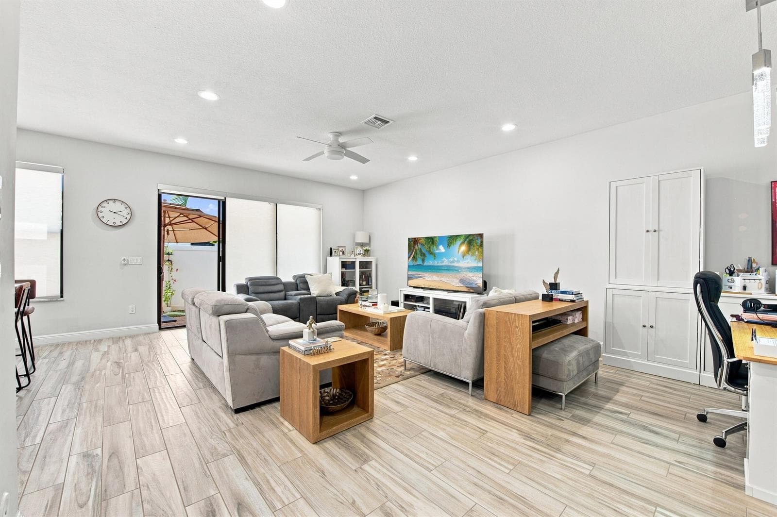 20916 NW 1ST Drive, Pembroke Pines FL 33029 photo 5