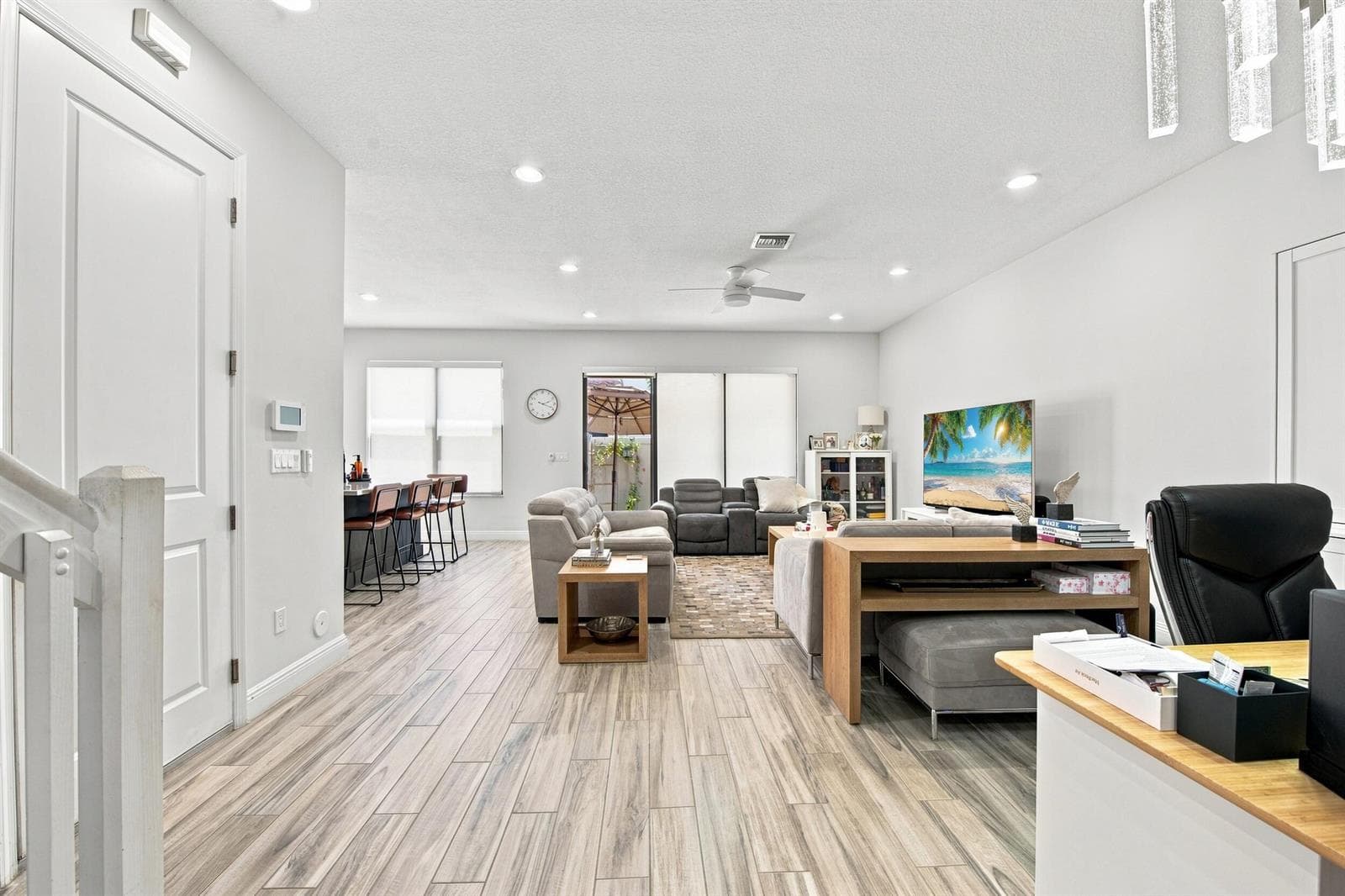 20916 NW 1ST Drive, Pembroke Pines FL 33029 photo 4