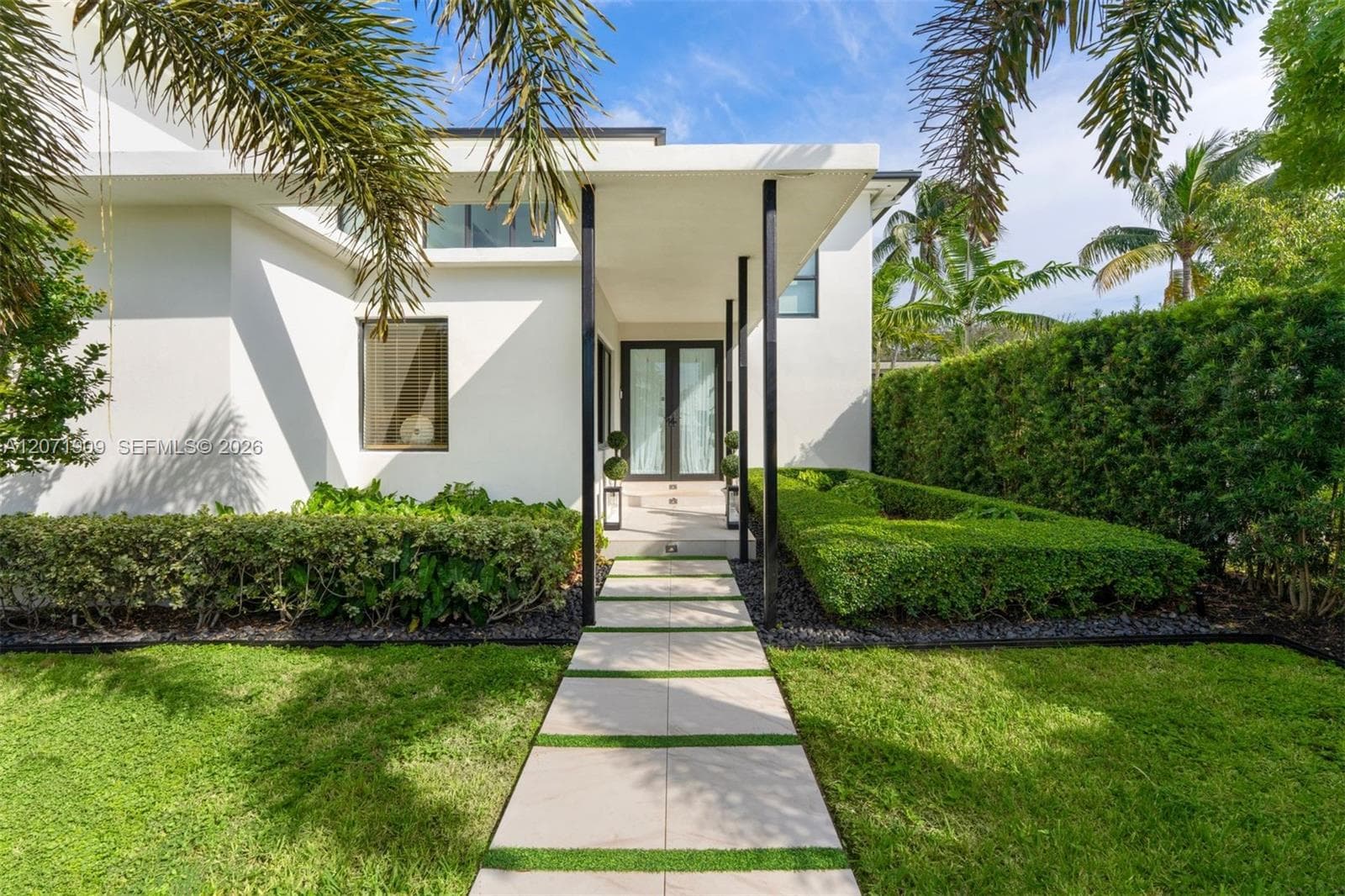 795 Lakeview Dr, Miami Beach FL 33140 photo 3