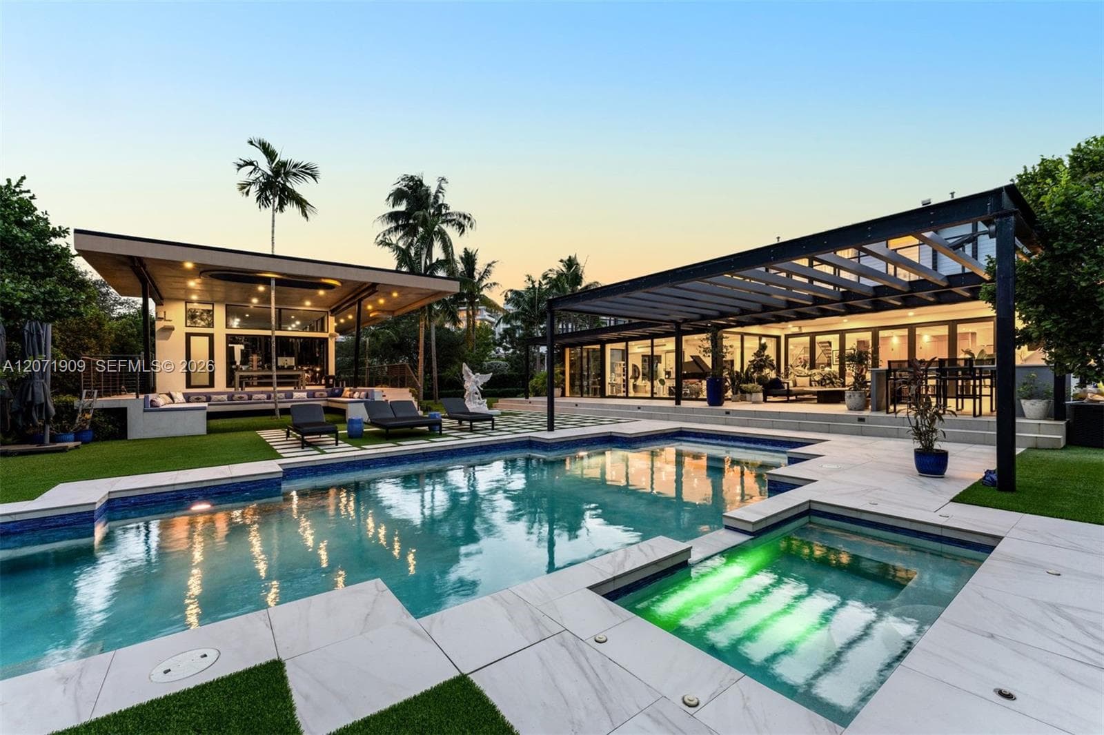 795 Lakeview Dr, Miami Beach FL 33140