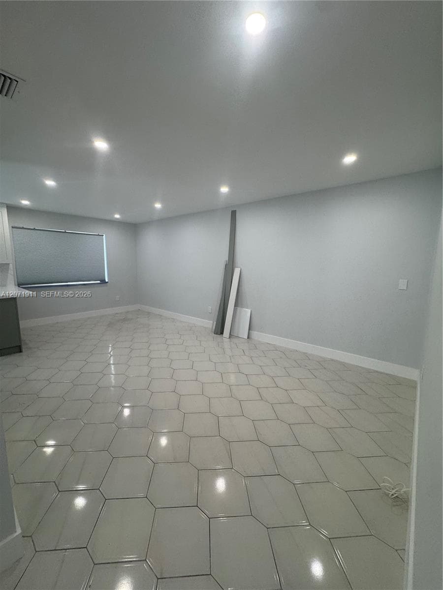 3160 NW 3rd St, Miami, FL 33125 photo 5