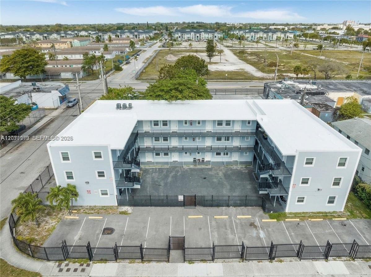 1281 NW 61st St # 31, Miami FL 33142 photo 2