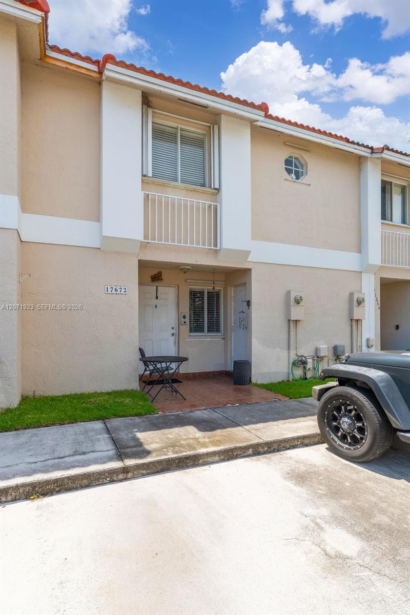 17672 SW 139th Ct, Miami FL 33177 photo 2
