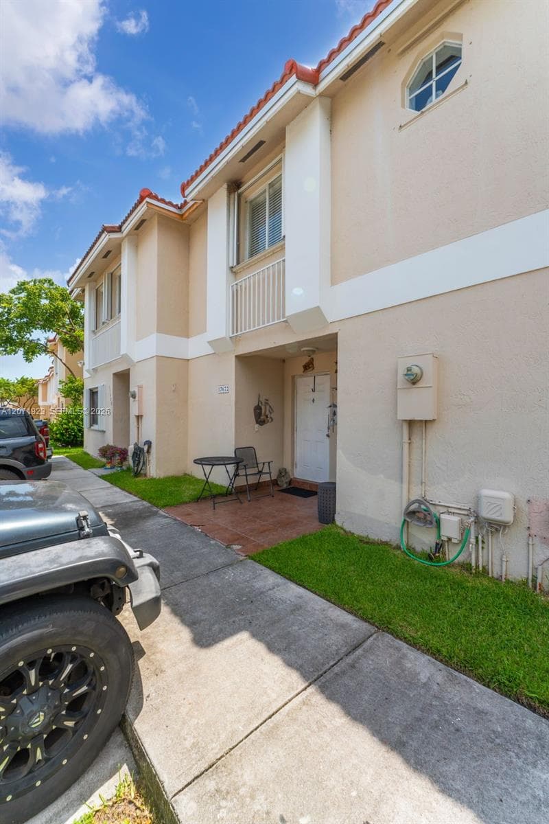 17672 SW 139th Ct, Miami FL 33177 photo 3