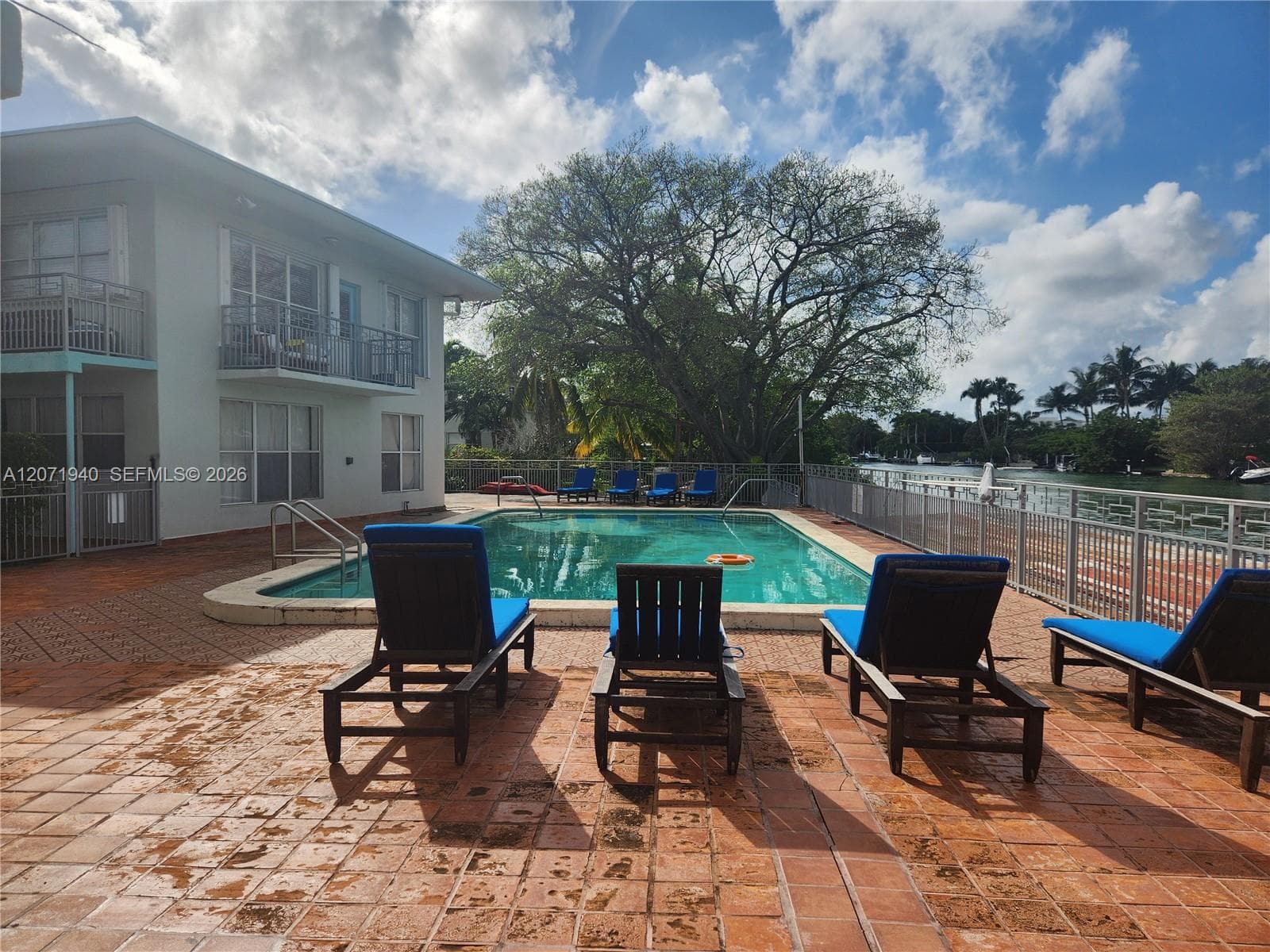 1239 Marseille Dr # 4, Miami Beach FL 33141 photo 2