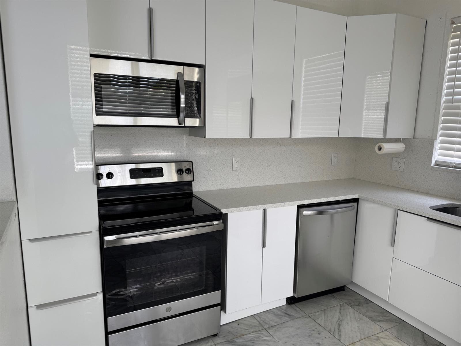 4106 NE 22ND Court, Homestead FL 33033 photo 2