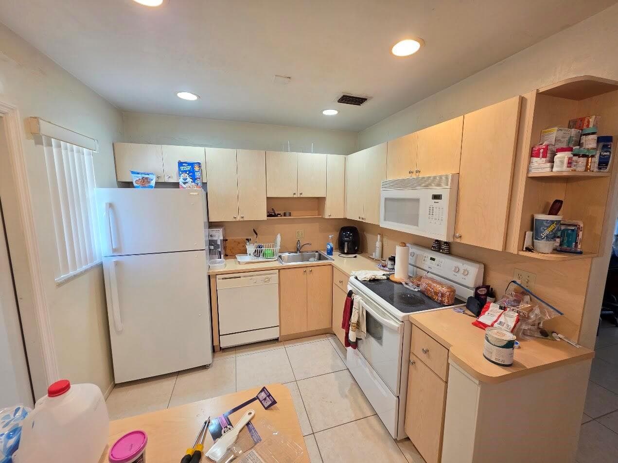700 LAYNE Boulevard # 318B, Hallandale Beach FL 33009