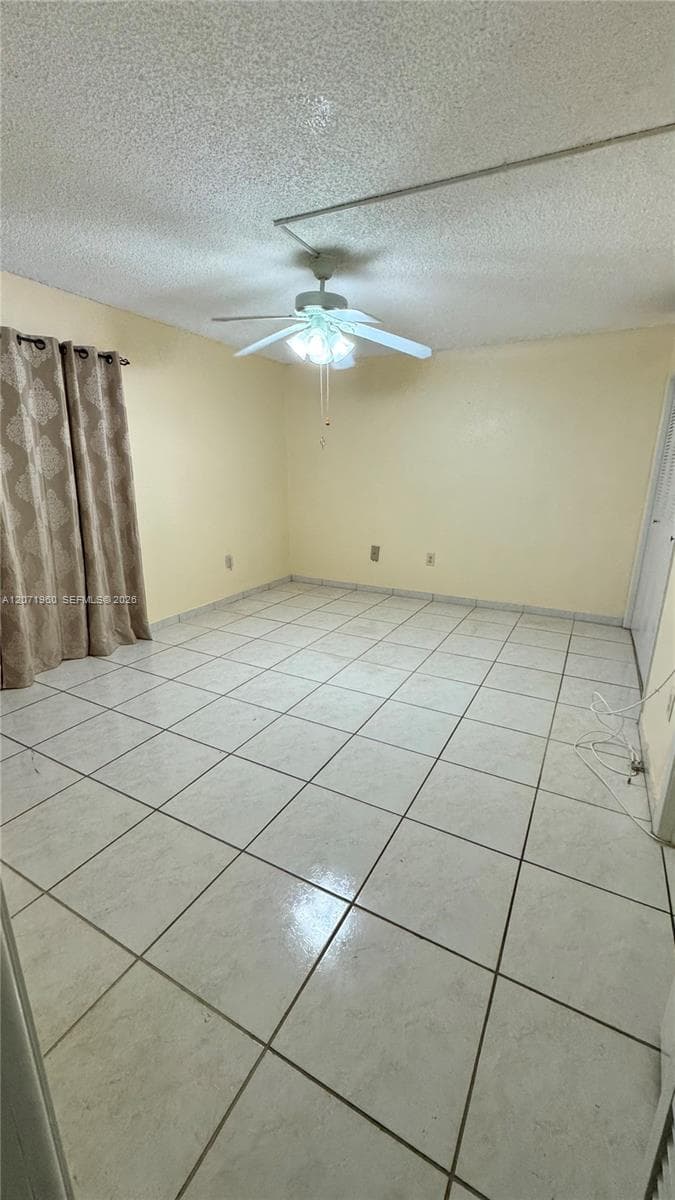 160 NE 203rd Ter # E20, Miami Gardens FL 33179 photo 3