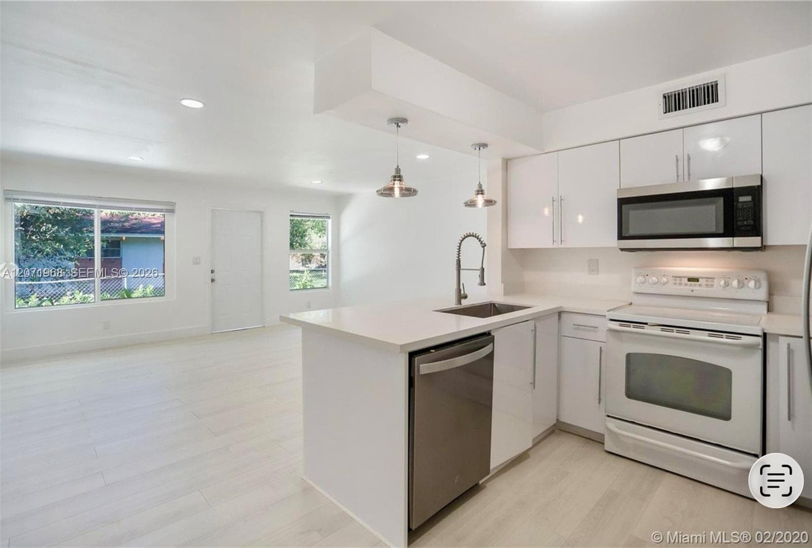 1301 NE 147th St # 1301, Miami, FL 33161 photo 2