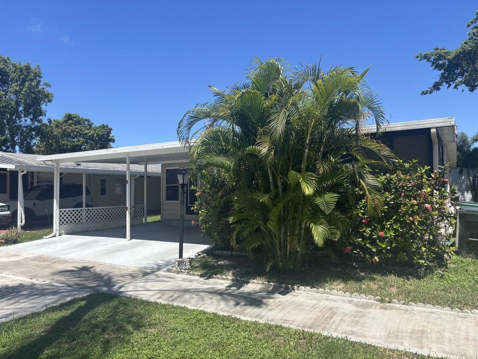 6514 NW 36th Avenue, Coconut Creek FL 33066 photo 2