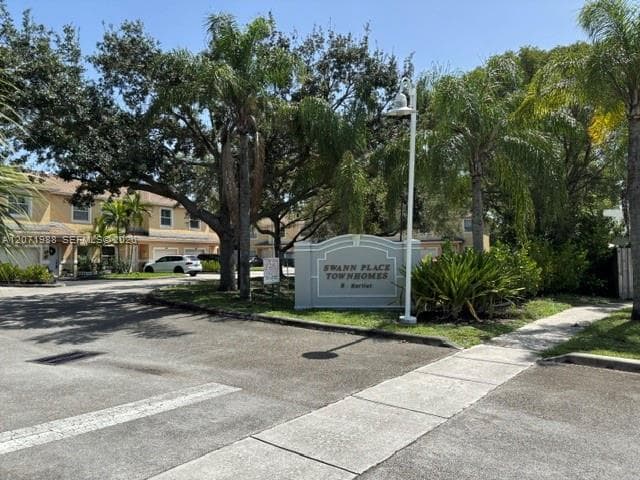 7469 Tam Oshanter Blvd, North Lauderdale FL 33068 photo 2
