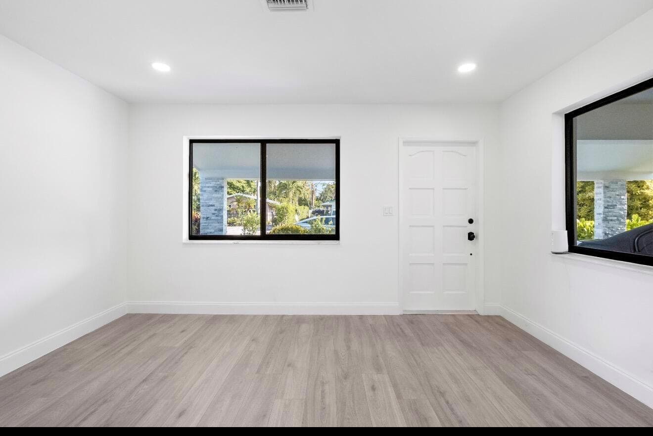 699 NE 40TH Street, Oakland Park FL 33334 photo 5