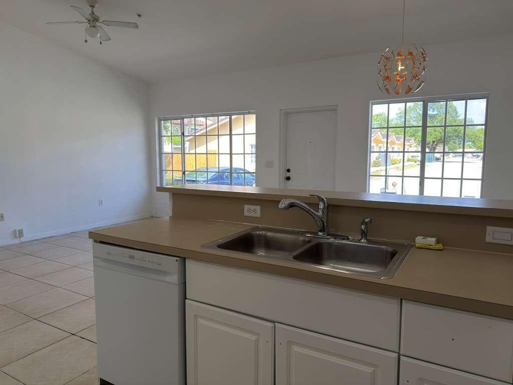 3842 SW 48TH Avenue, Hollywood FL 33023 photo 5