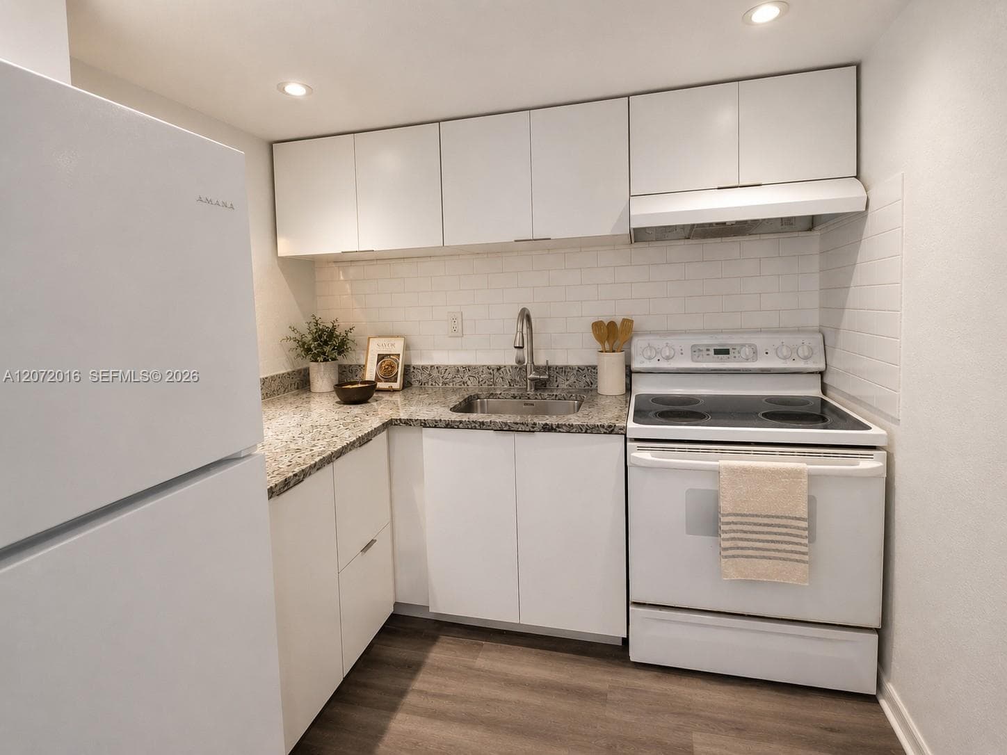 4550 NW 9th St # 512E, Miami FL 33126 photo 3