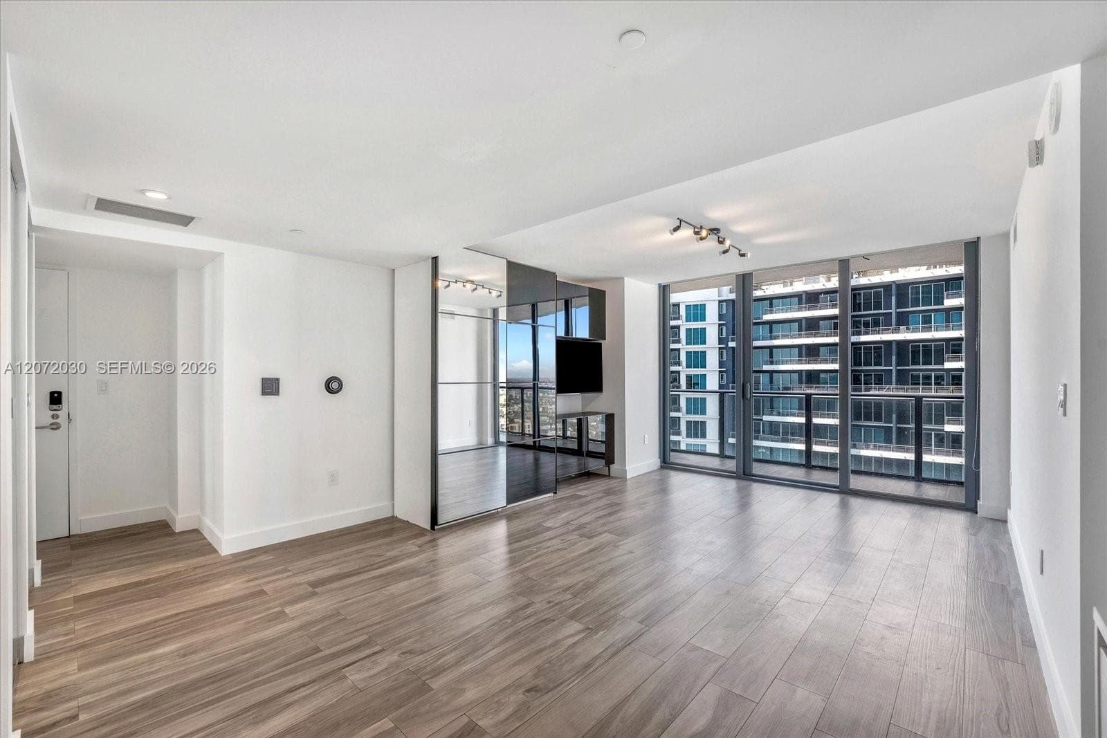1300 S Miami Ave # 4807, Miami FL 33130 photo 4