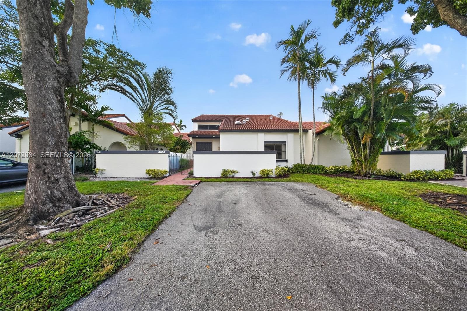 6637 NW 181st Ln, Hialeah FL 33015