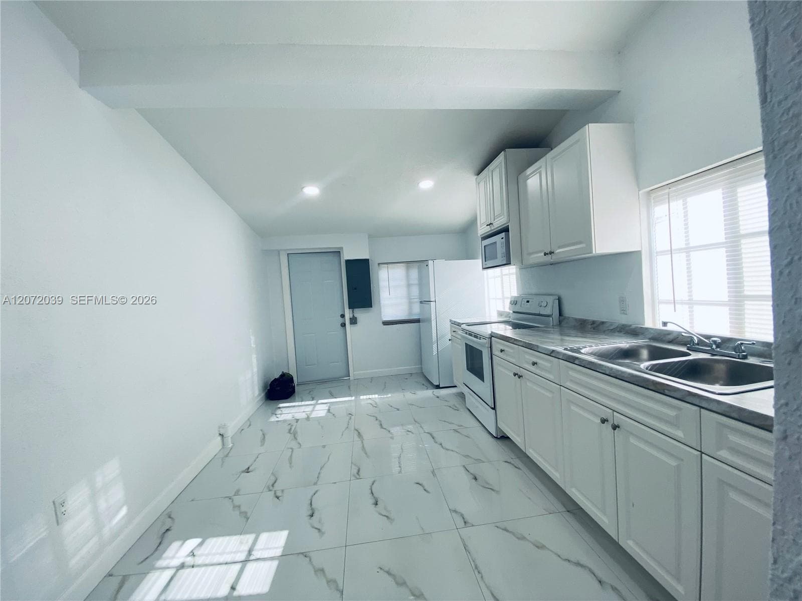 3100 NW 86th St # Back, Miami, FL 33147