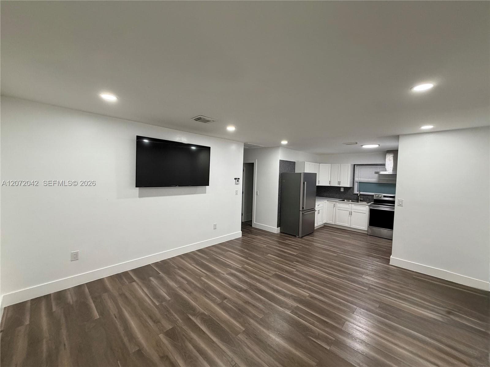 1500 SW 10th St Side, Miami FL 33135 photo 2