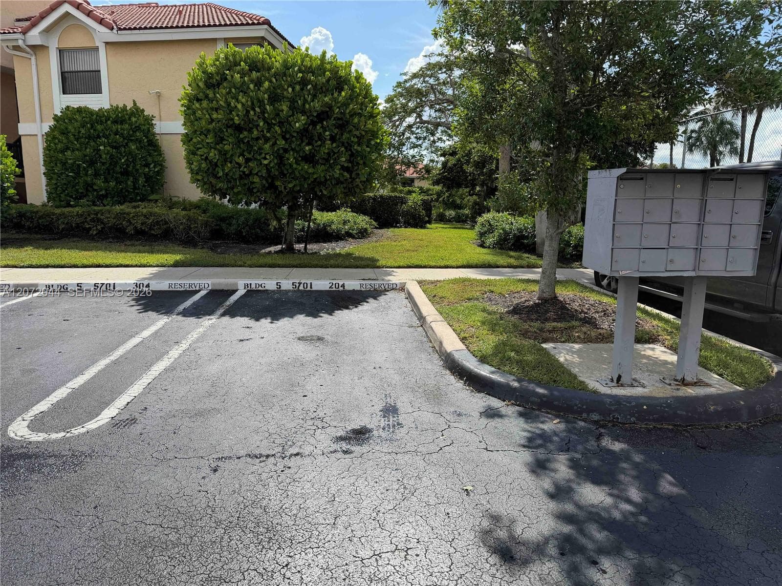 5701 Riverside Dr # 204B6, Coral Springs FL 33067 photo 2