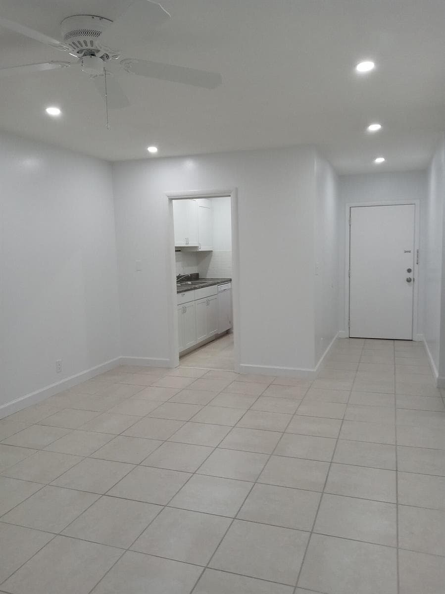 1250 E SAMPLE Road # 303, Pompano Beach FL 33064 photo 4