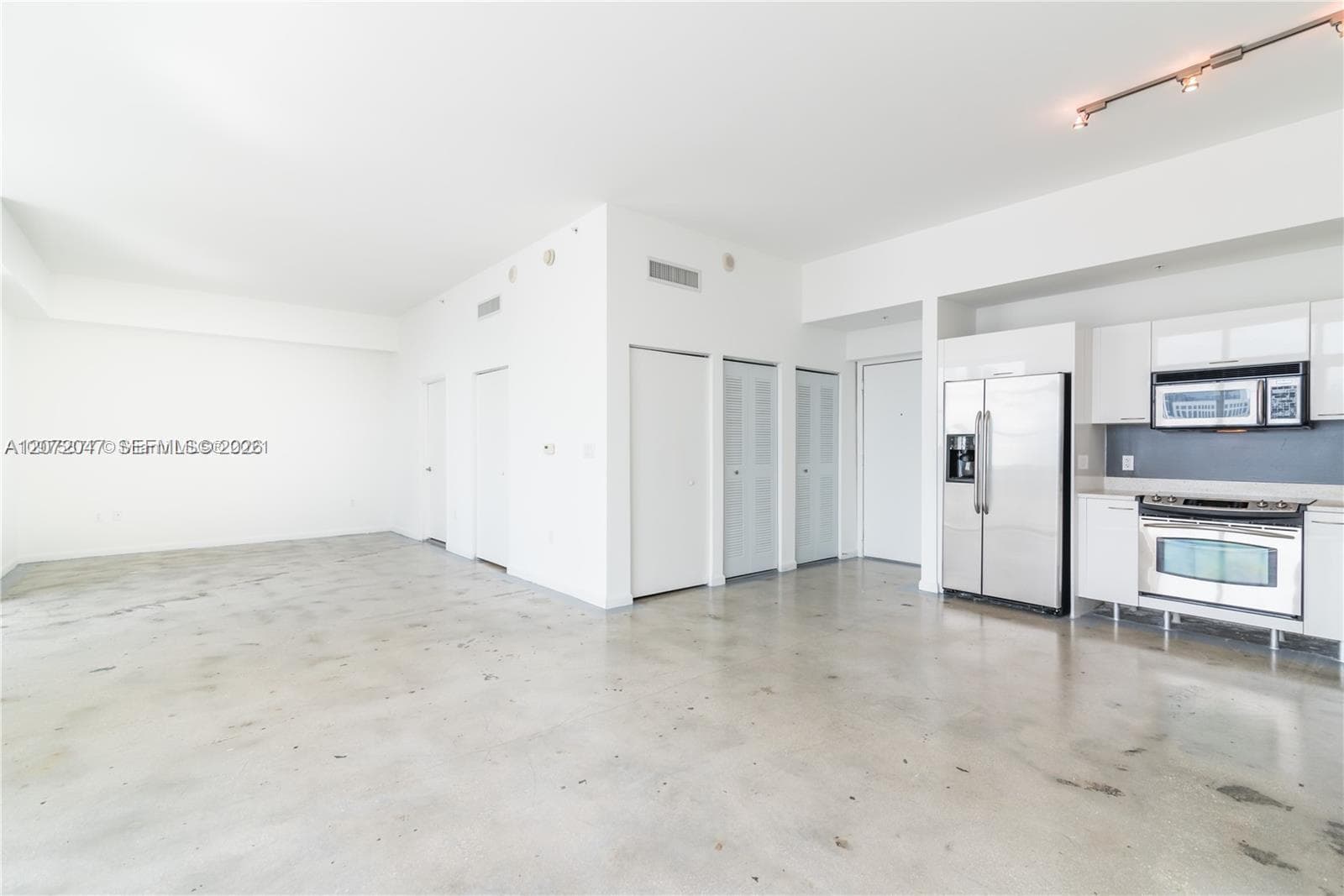 133 NE 2nd Ave # 2808, Miami FL 33132 photo 3