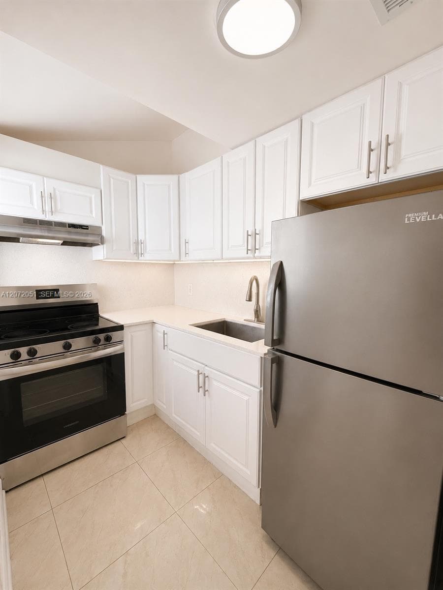 1440 Pennsylvania Ave # 3, Miami Beach FL 33139 photo 4